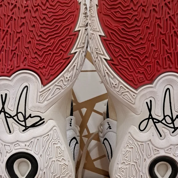 Nike Kyrie Sneakers Size9 MENS - Picture 7 of 9